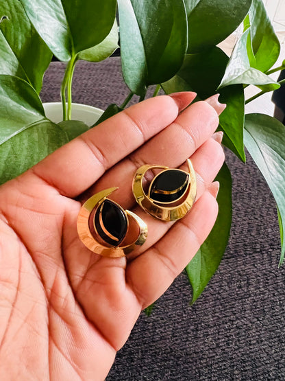 Vintage gold and black clip on earrings