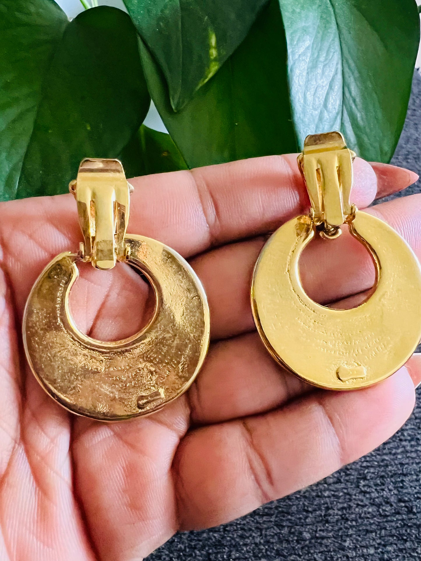 Vintage Cream and Gold clip on earrings